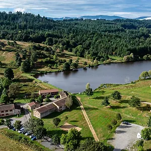 https://domaine-de-la-plagnette.hotels-rhonealpes.com